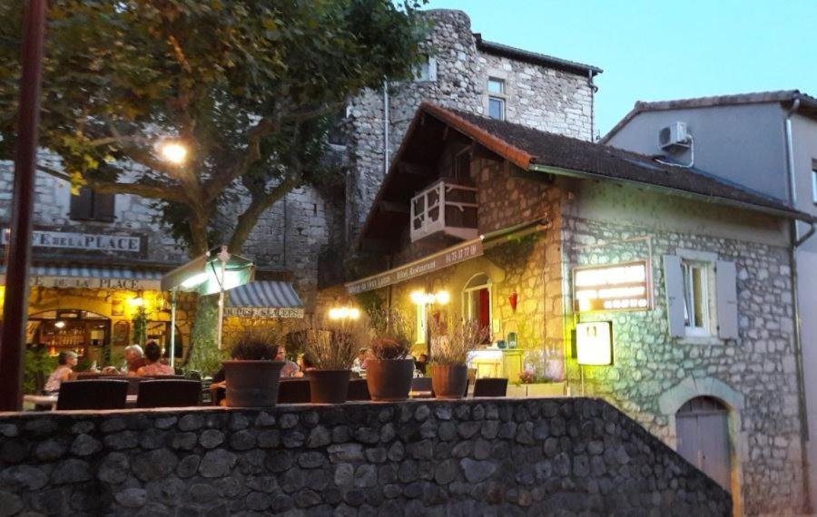 Auberge Du Vieux Lanas Logis Hotel Restaurant Екстериор снимка