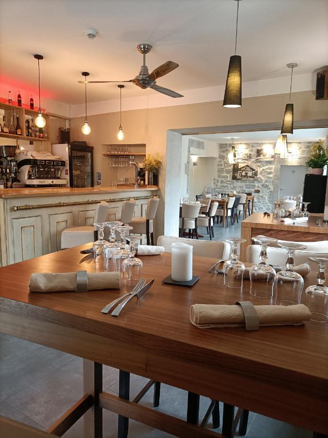 Auberge Du Vieux Lanas Logis Hotel Restaurant Екстериор снимка