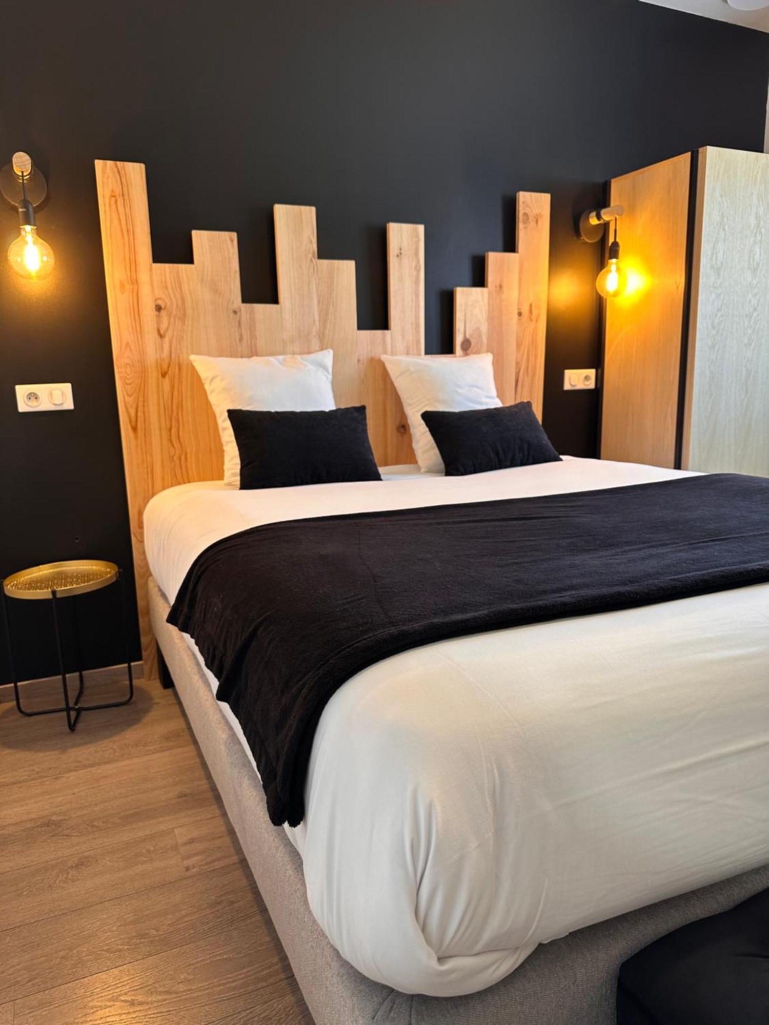 Auberge Du Vieux Lanas Logis Hotel Restaurant Екстериор снимка