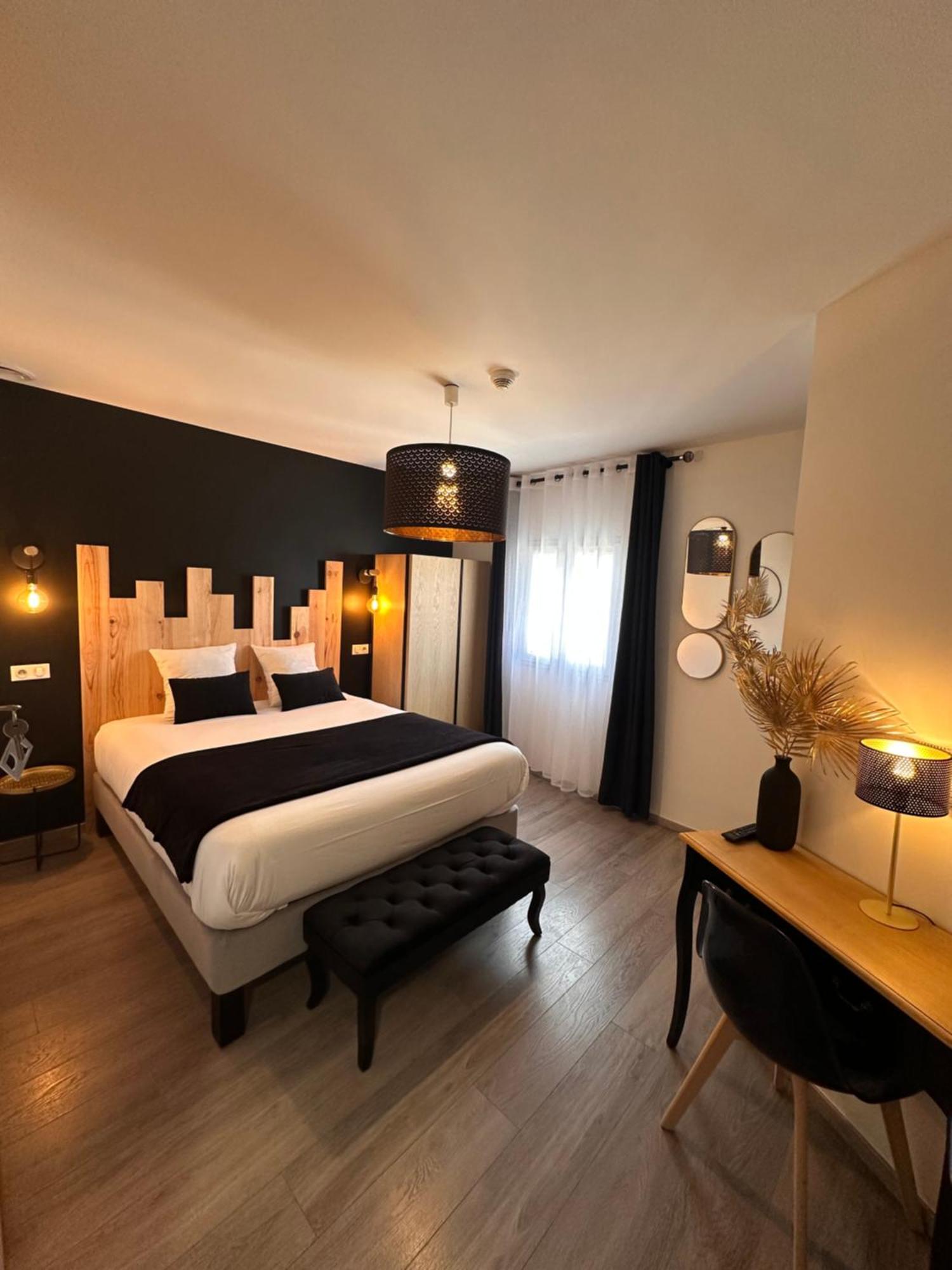 Auberge Du Vieux Lanas Logis Hotel Restaurant Екстериор снимка