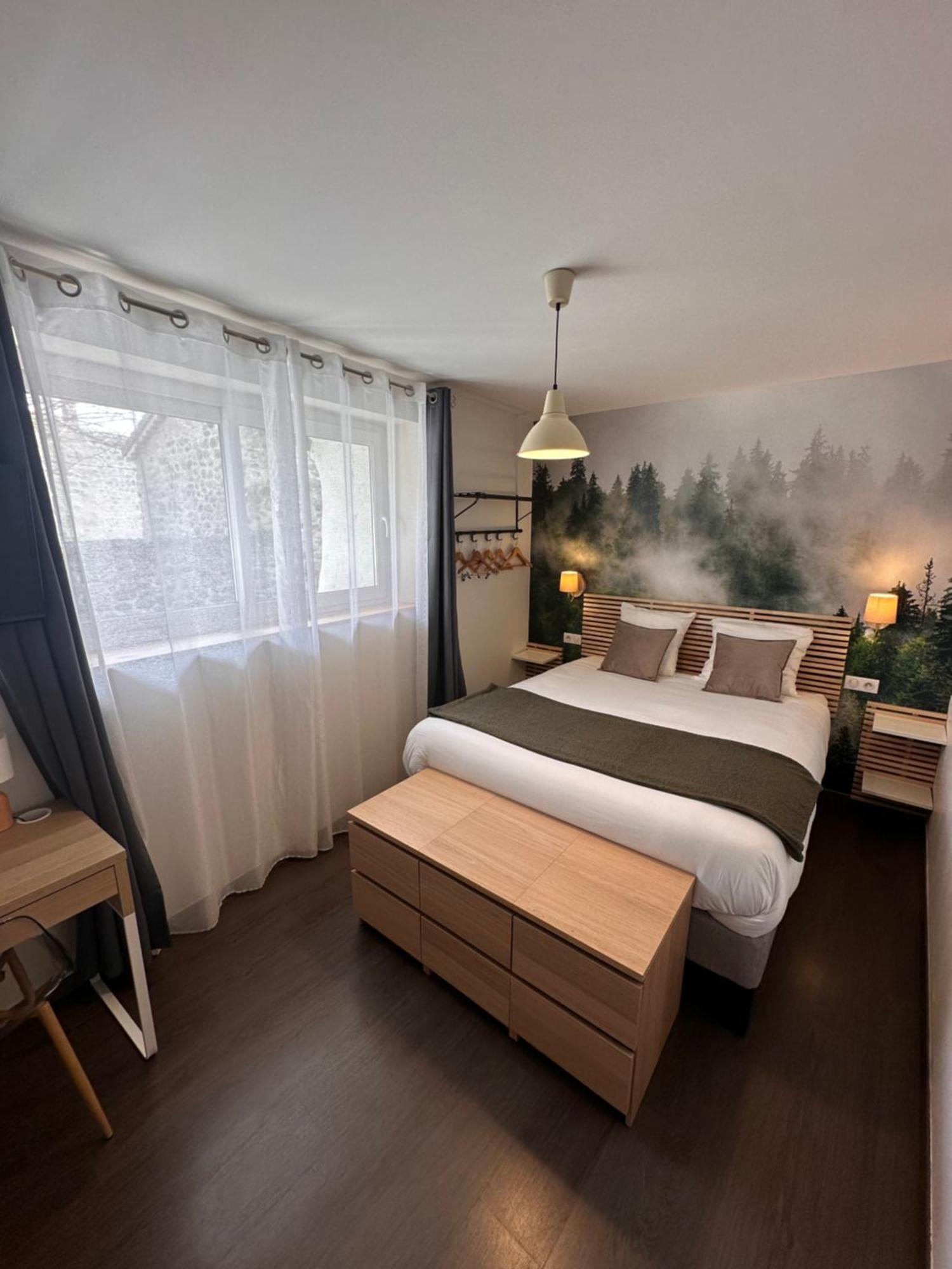 Auberge Du Vieux Lanas Logis Hotel Restaurant Екстериор снимка