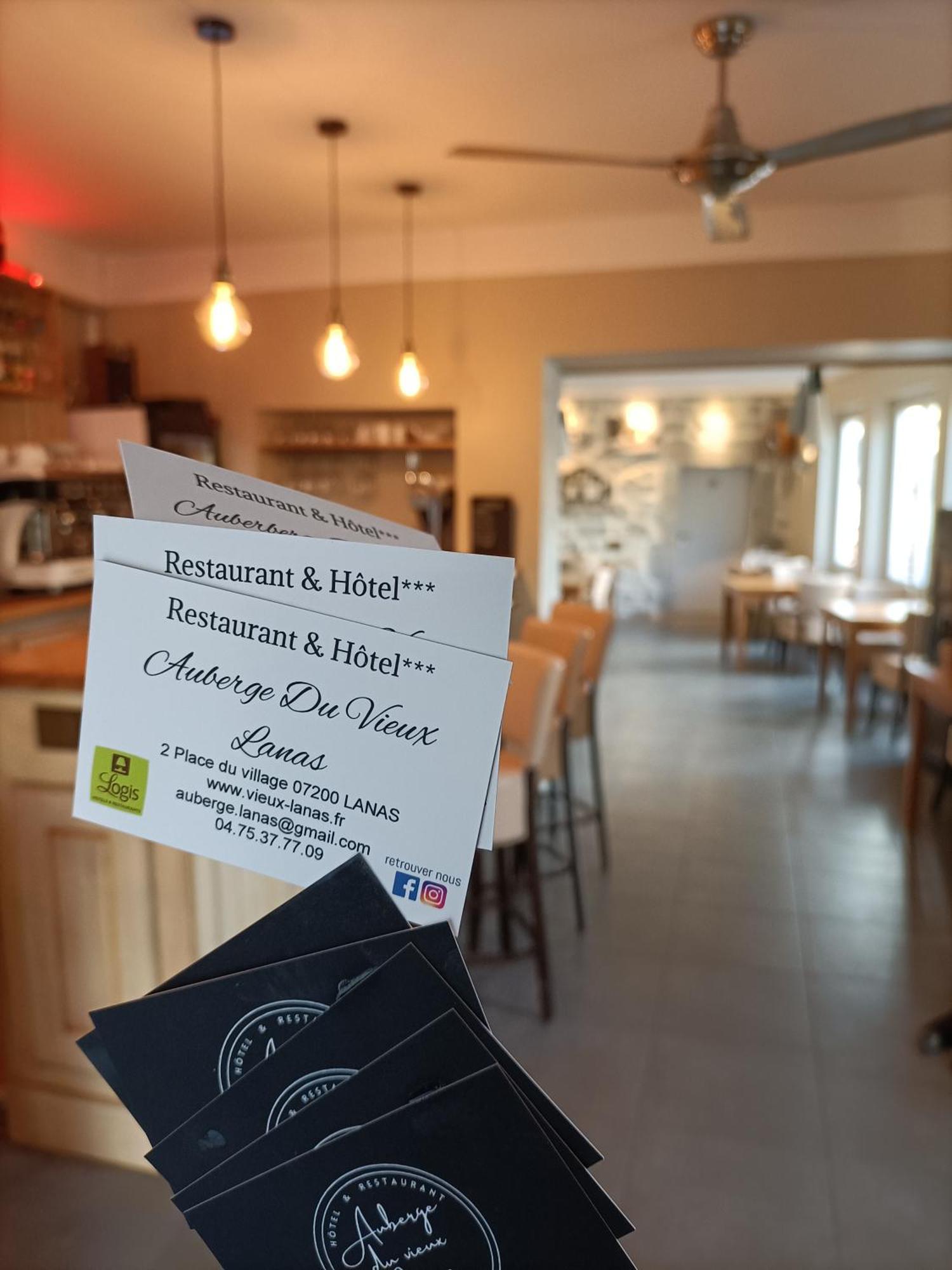 Auberge Du Vieux Lanas Logis Hotel Restaurant Екстериор снимка