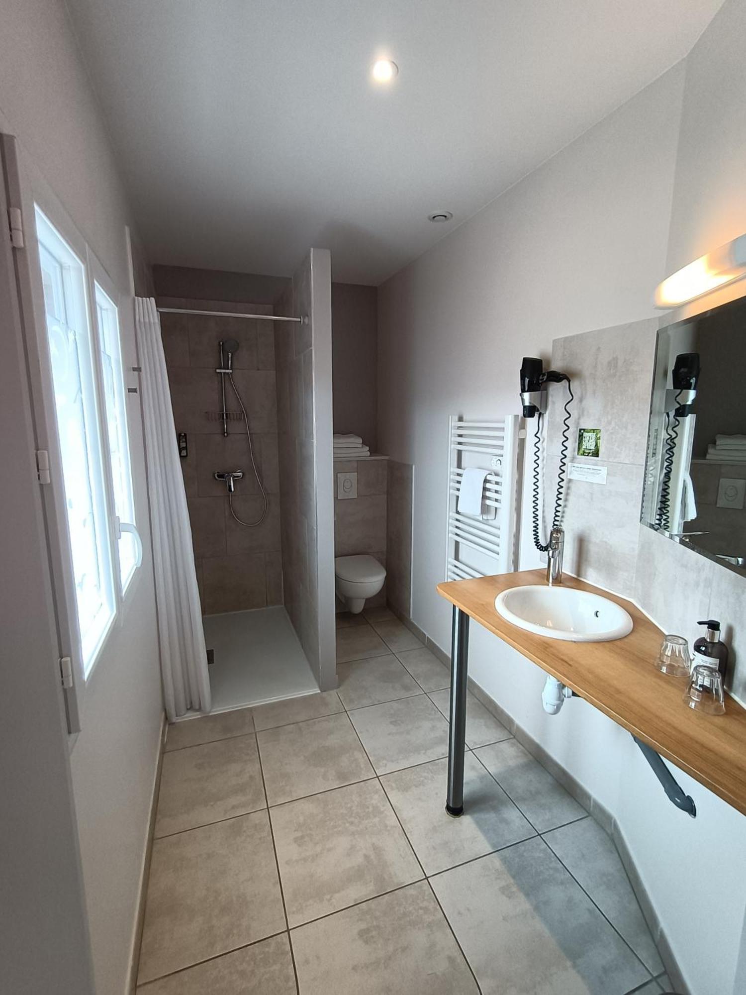 Auberge Du Vieux Lanas Logis Hotel Restaurant Екстериор снимка